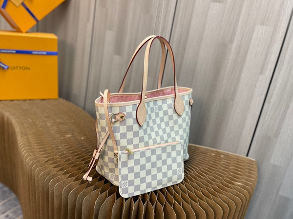 ルイヴィトンバッグ背面デザイン